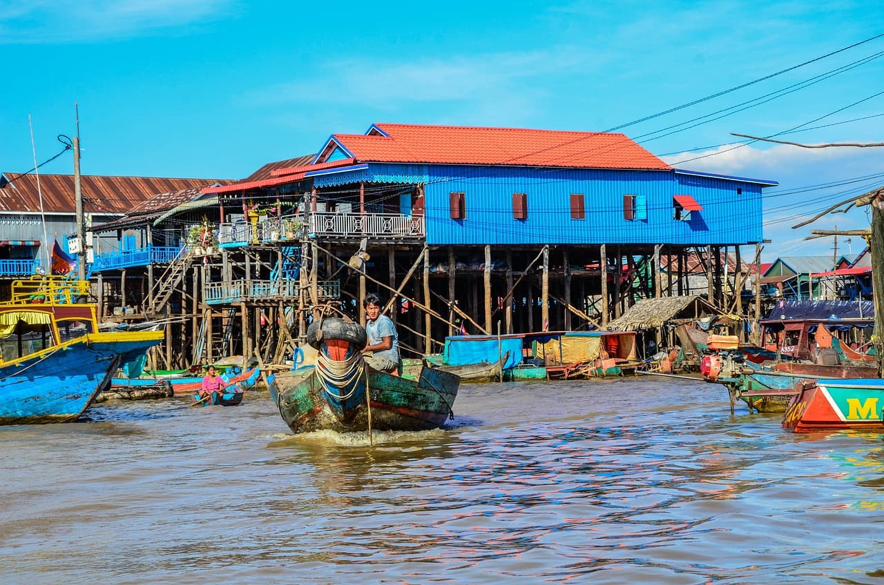 Life upon Tonle Sap