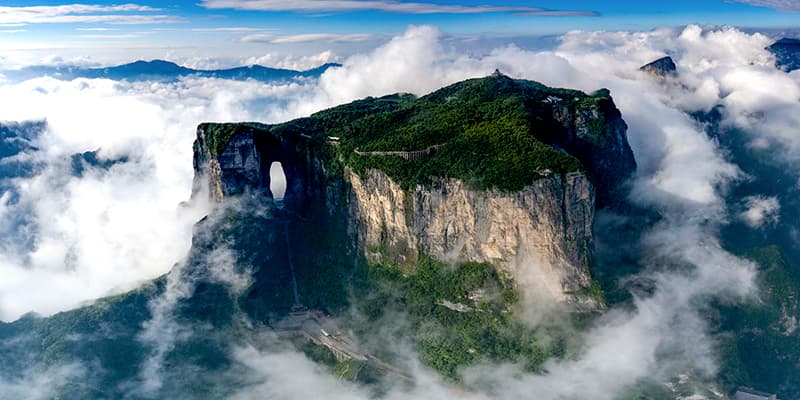 The road to Heaven's Gate